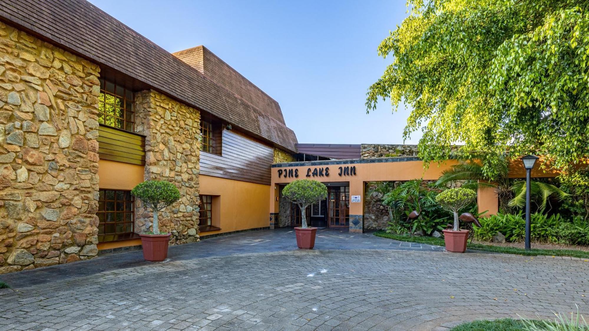 ווייט ריבר African Sky Hotels - Pine Lake Inn מראה חיצוני תמונה
