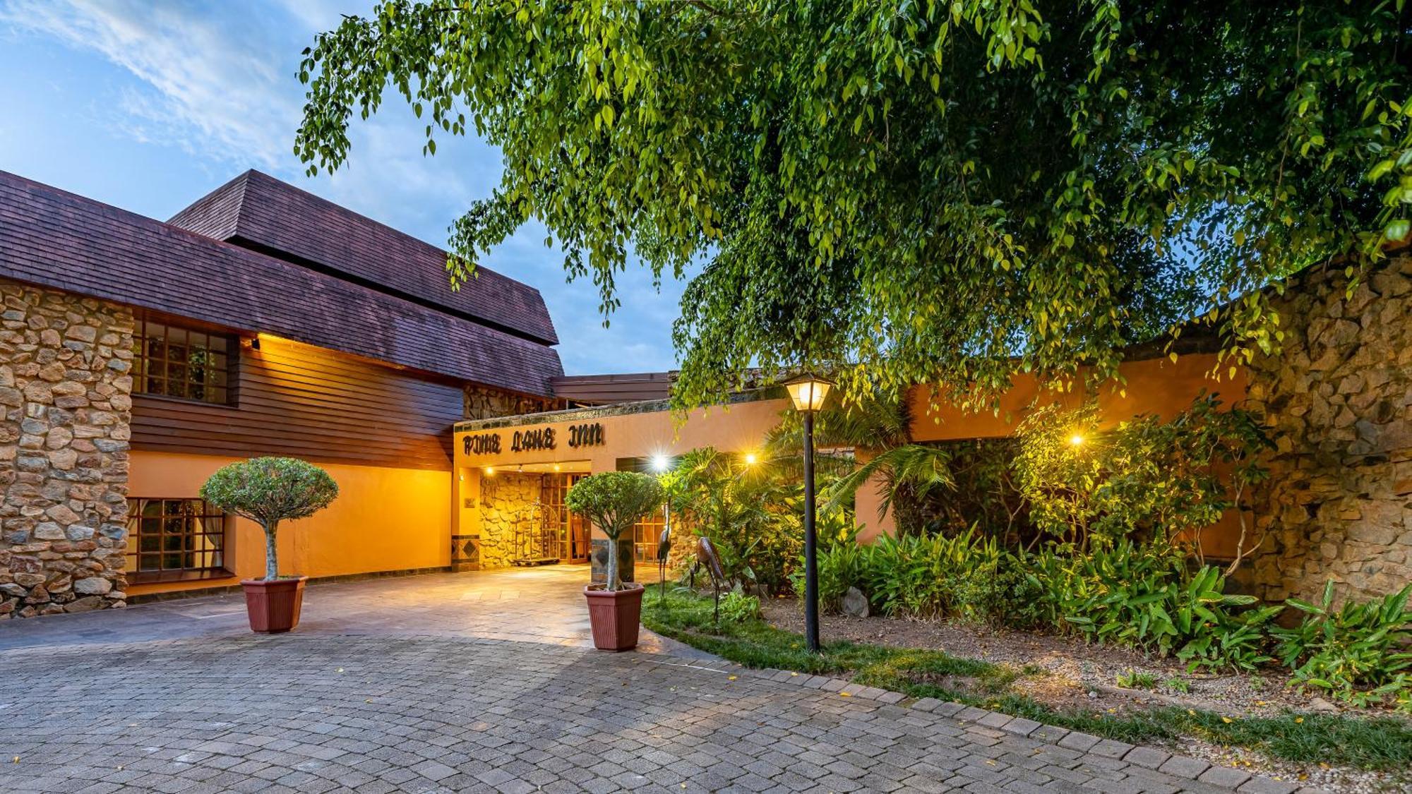ווייט ריבר African Sky Hotels - Pine Lake Inn מראה חיצוני תמונה